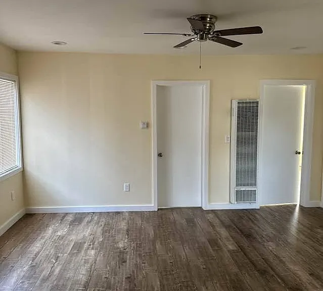 6403 S Victoria Ave — Photo 14