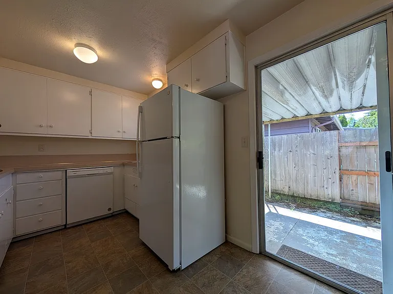 1180 E 32nd Ave — Photo 10