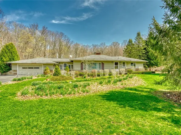 1322 Hatch Rd, Webster, NY 14580