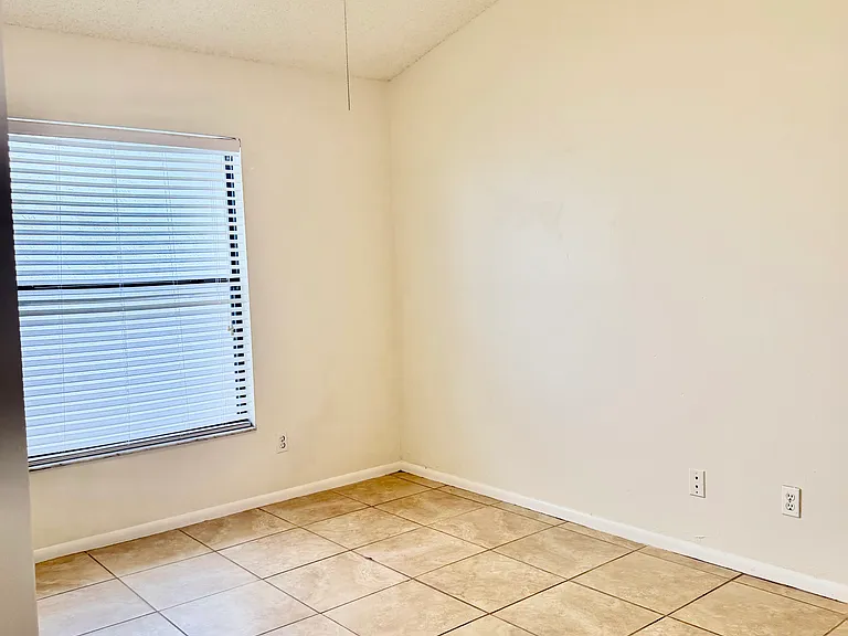 1012 Henson Ct — Photo 18