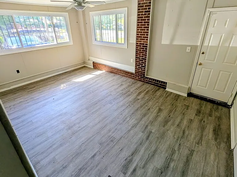 246 Robert E Lee Dr — Photo 9