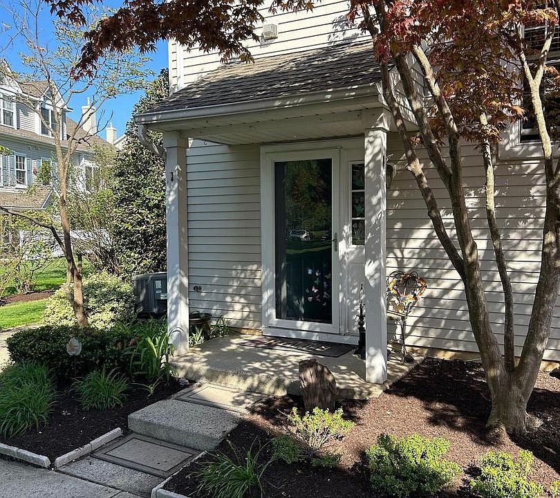 2nd image of 608 Wharton Rd