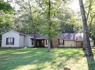 508 Oak Manor Dr, El Dorado, AR 71730