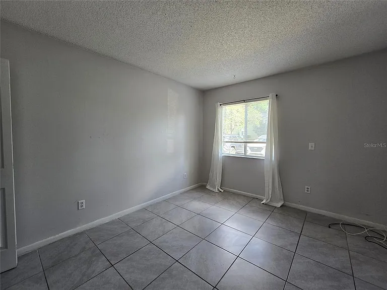 561 Fairways Cir #A — Photo 12