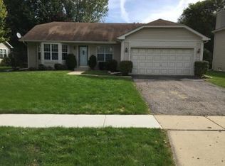 1031 Blue Ridge Pkwy, Algonquin, IL 60102