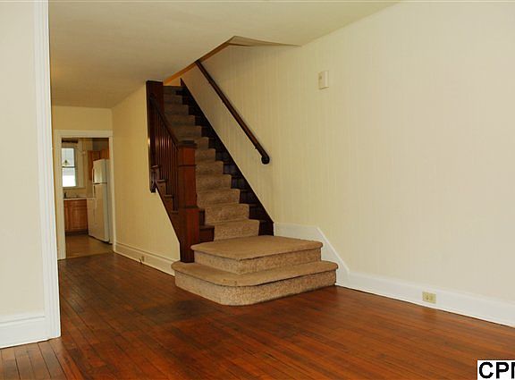 3rd image of 2436 Elm St