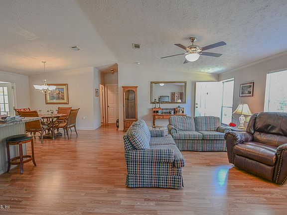 4th image of 17181 SE 95th Ct
