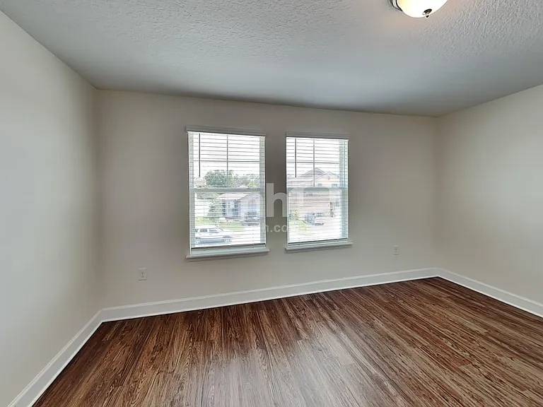 4526 Reisswood Loop — Photo 13