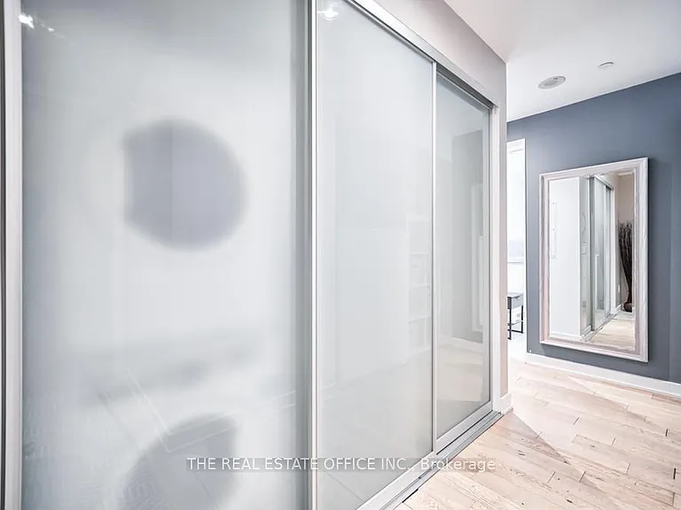 629 King St W #331 — Photo 16