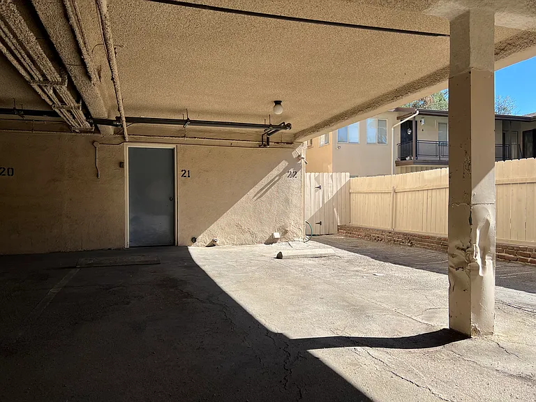 1515 Oak St #11 — Photo 27