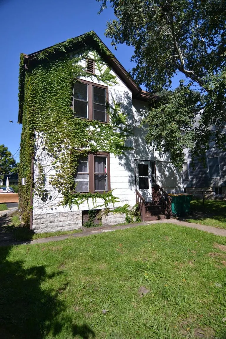 421 Willow Ave photo 1