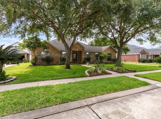 3508 Madison Dr, Pearland, TX 77584