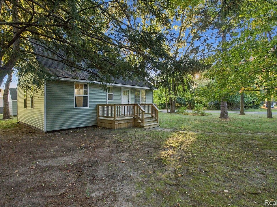 29093 List St, photo 3