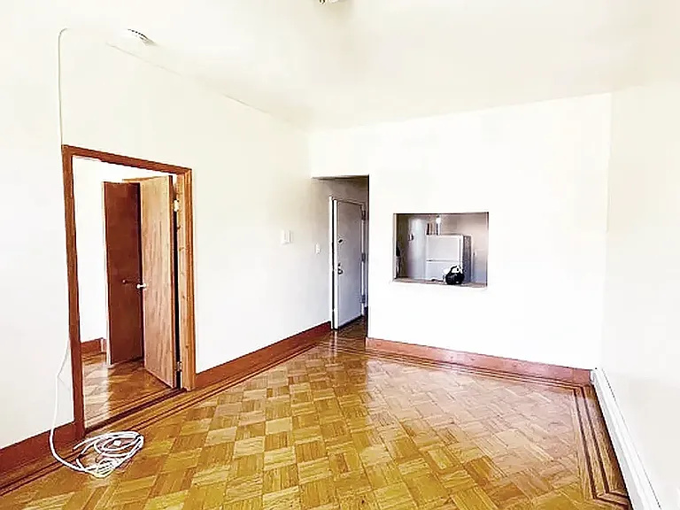 624 Willoughby Ave #3 — Photo 6
