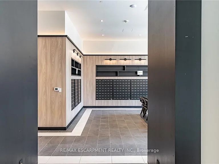 1 Jarvis St #422 — Photo 4