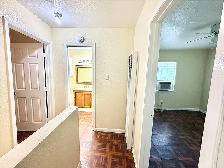 6257 Manor Rd #B — Photo 28