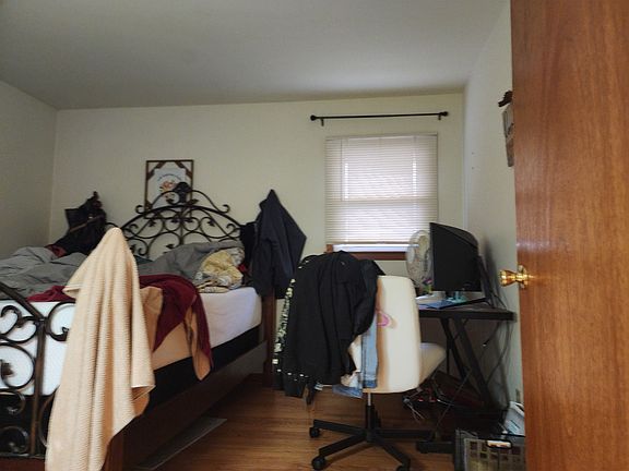 4th image of 736 Sydney Dr