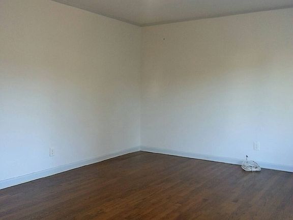 3rd image of 21912 43rd Ave