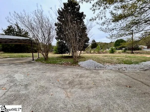 312 Tall Pines Rd, Fountain Inn, SC 29644