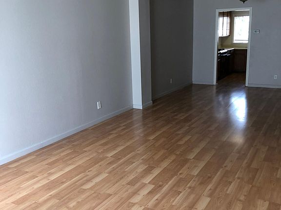 Beautiful flooring 1st level