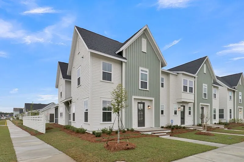 3 bed, 4.0 bath, 1993 sqft, $3,000 — Photo 3