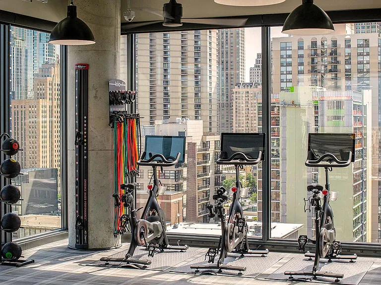 Marlowe Apartments Chicago Finesss Center Peloton Bikes