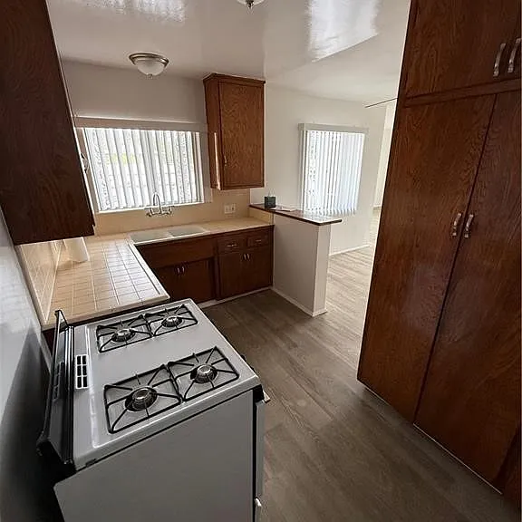 425 Allen Ave #D — Photo 5