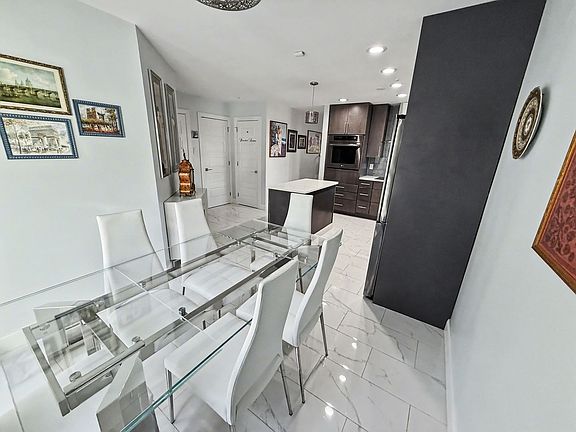 2nd image of 514-536 Crooked Ln #514