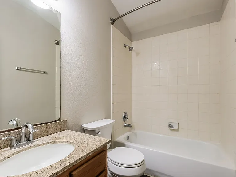 23503 Maple View Dr — Photo 16