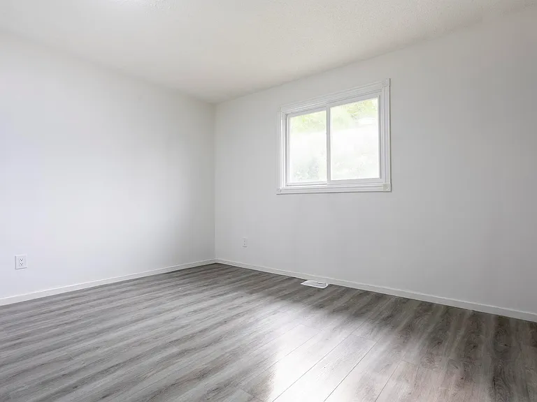 48 Greystone Dr — Photo 13