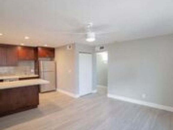 4th image of 7014 E Palm Ln APT 4