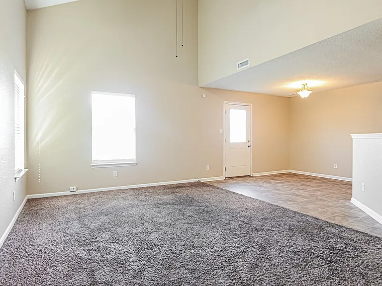 1240 Cutler Ln — Photo 4