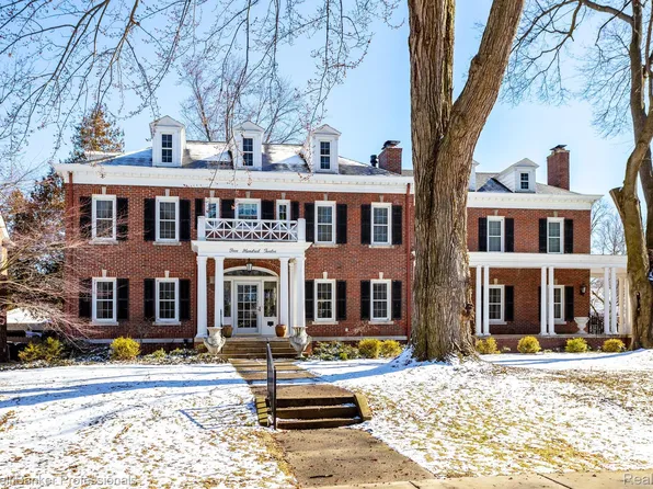 512 Washington Rd, Grosse Pointe, MI 48230