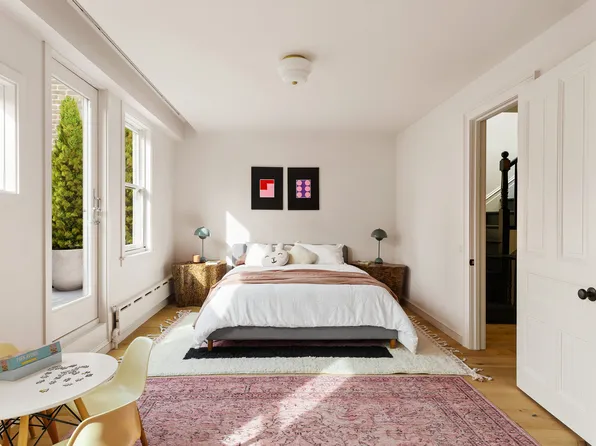 125 West 11th Street image 12 of 24