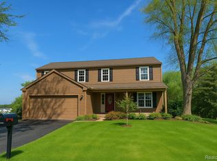 19479 Scenic Harbour Dr, Northville, MI 48167