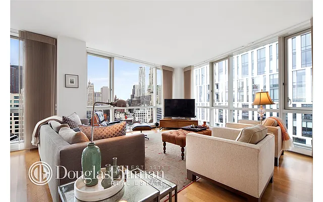Rented by Douglas Elliman | media 26