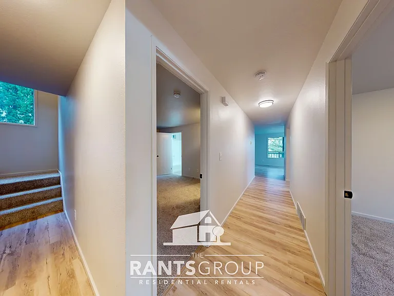 412-414 NW Sherman St — Photo 11