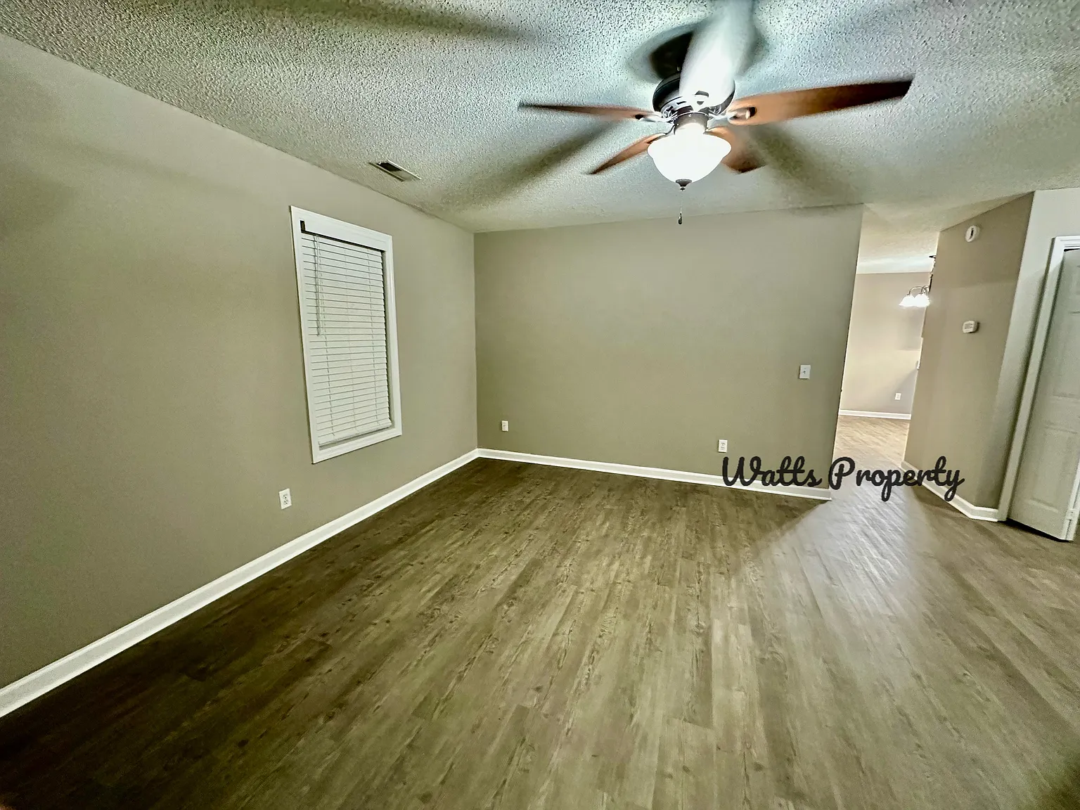 2 bed, 976 sqft, $1,200 — Photo 3