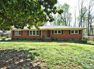1170 Robinhood Cres, Charlotte, NC 28227