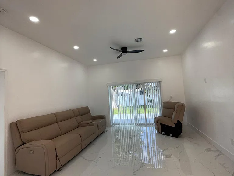 6319 Southgate Blvd — Photo 8