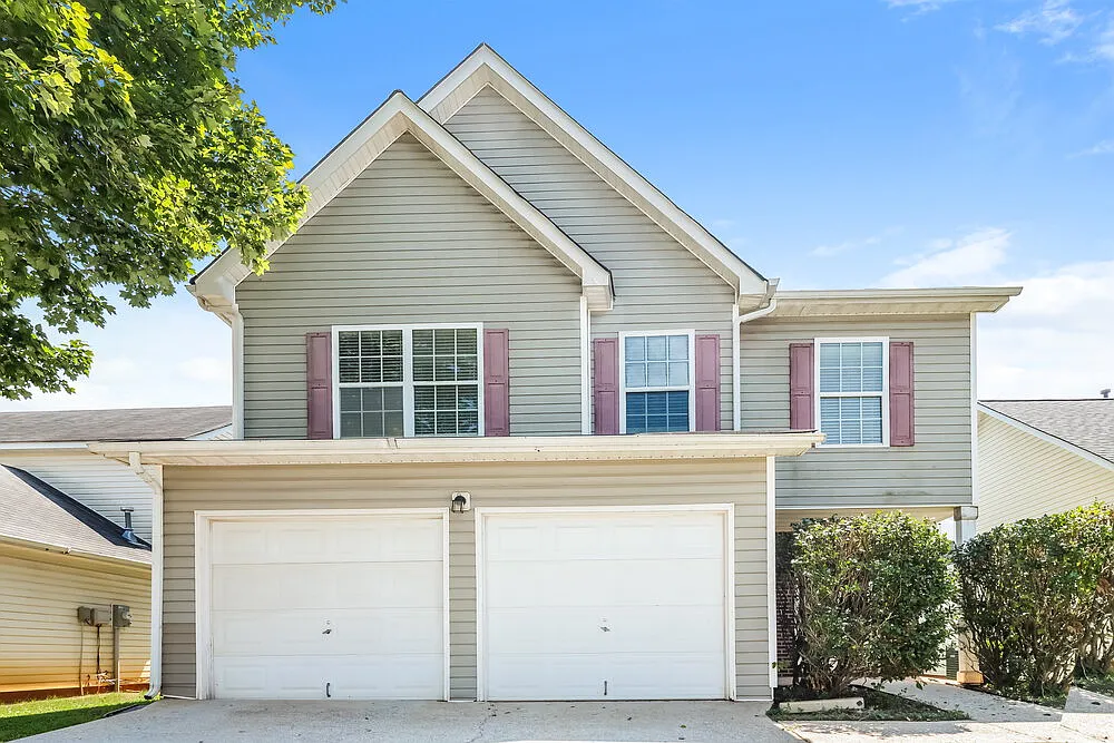 3 bed, 2.5 bath, 2284 sqft, $1,900 — Photo 1