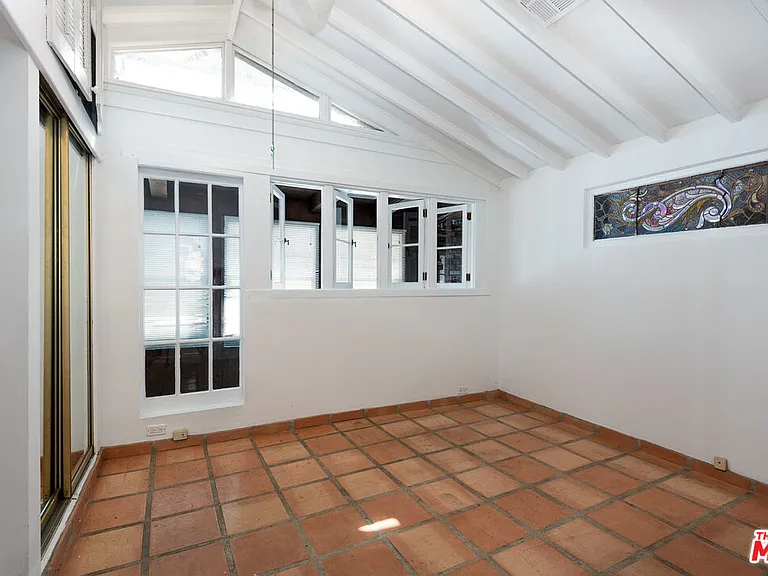 14842 Morrison St — Photo 26