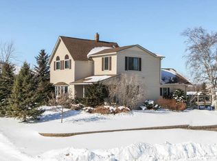 2537 Lisa Ln NE, Rochester, MN 55906
