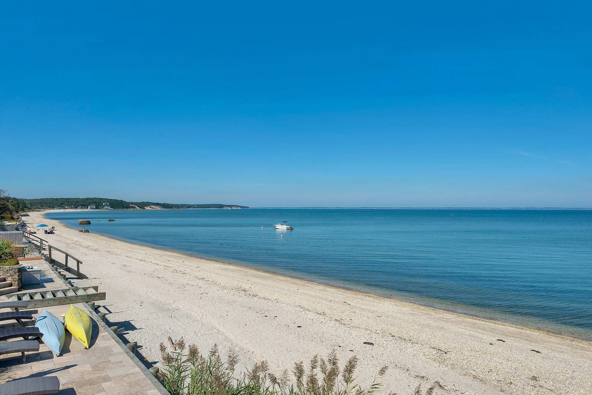 11 A Oakhurst Rd, Hampton Bays, NY 11946 Out East