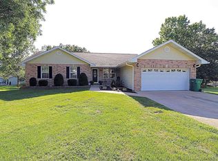 825 Brice Dr, Festus, MO 63028