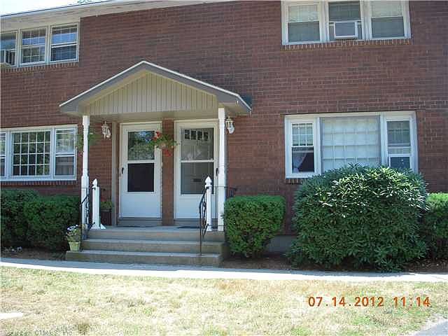 2nd image of 135 E Main St APT 1