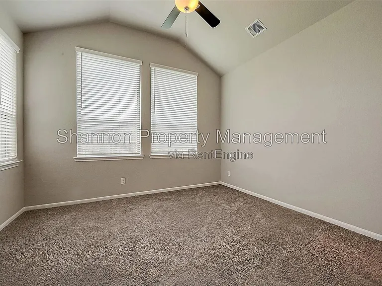 2559 Terrace Point Dr — Photo 24