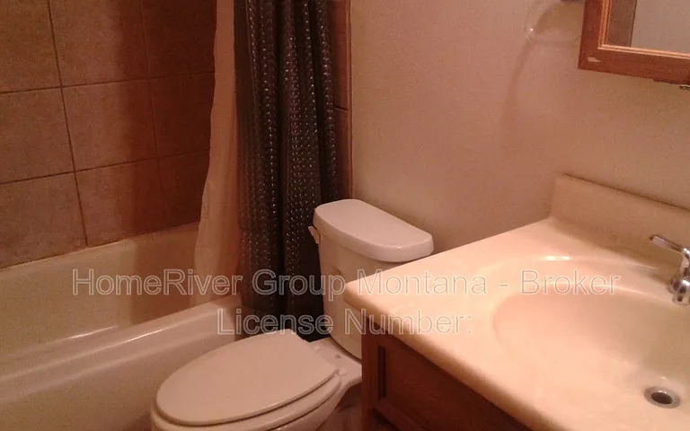 2308 Hillview Ct #2 — Photo 5