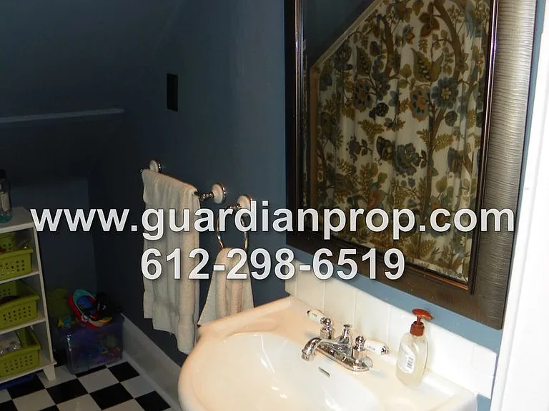 983 Edmund Ave — Photo 15