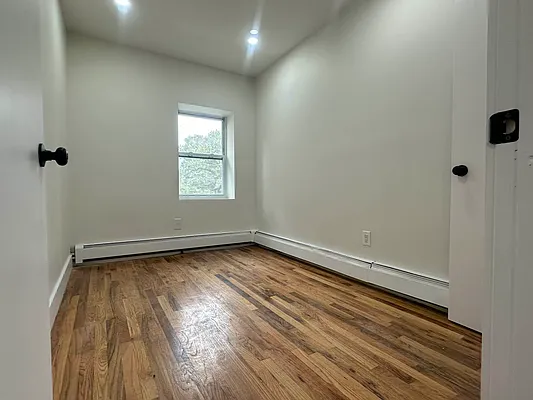 Rented by Yup Realty LLC | media 6